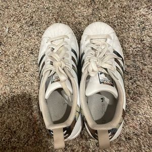 Adidas camo superstar